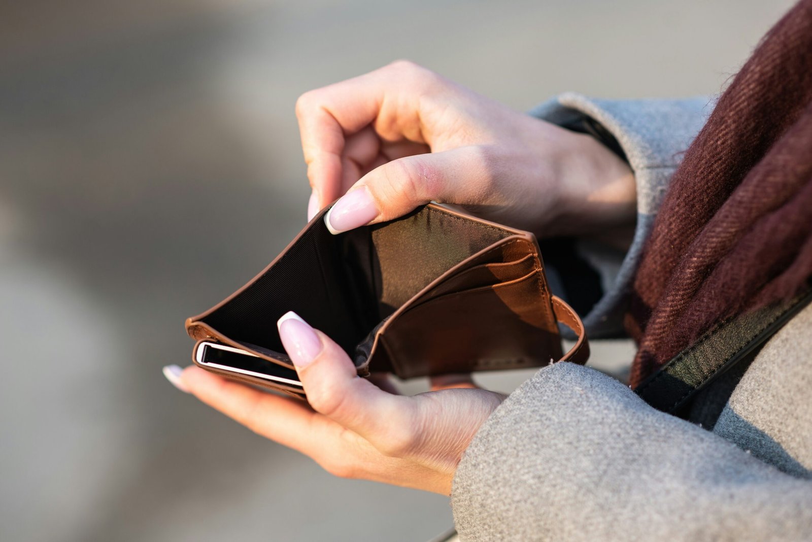 ➤ How to Stop Living Paycheck to Paycheck on Minimum Wage