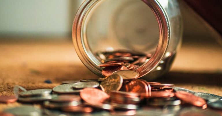 Roth IRA for beginners: retirement savings piggy bank