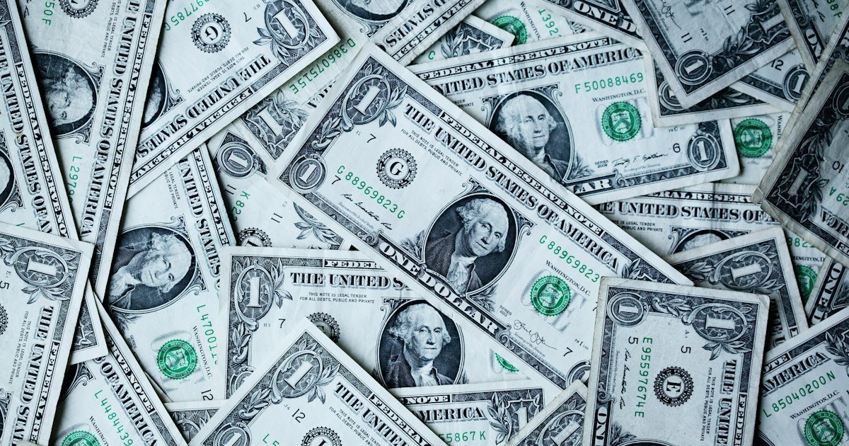 emergency fund savings goal reached 1000 dollars piggy bank financial security